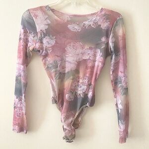 Women’s Floral Crewneck Long Sleeves Micromesh Garment Top - M - Pre-owned